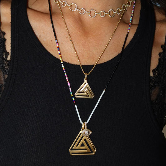 Small Abracadabra Triangle without Diamonds